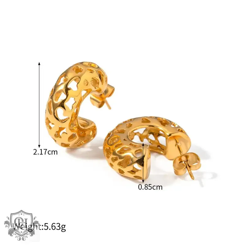 18k Gold C-Shaped Hollow Earrings