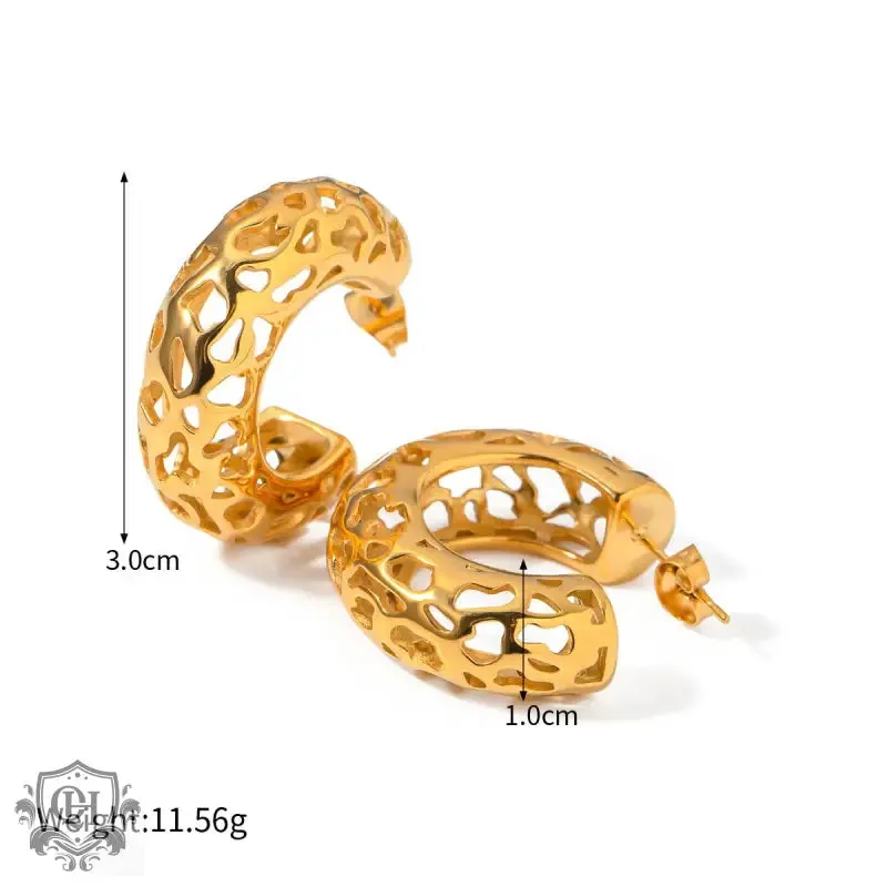 18k Gold C-Shaped Hollow Earrings