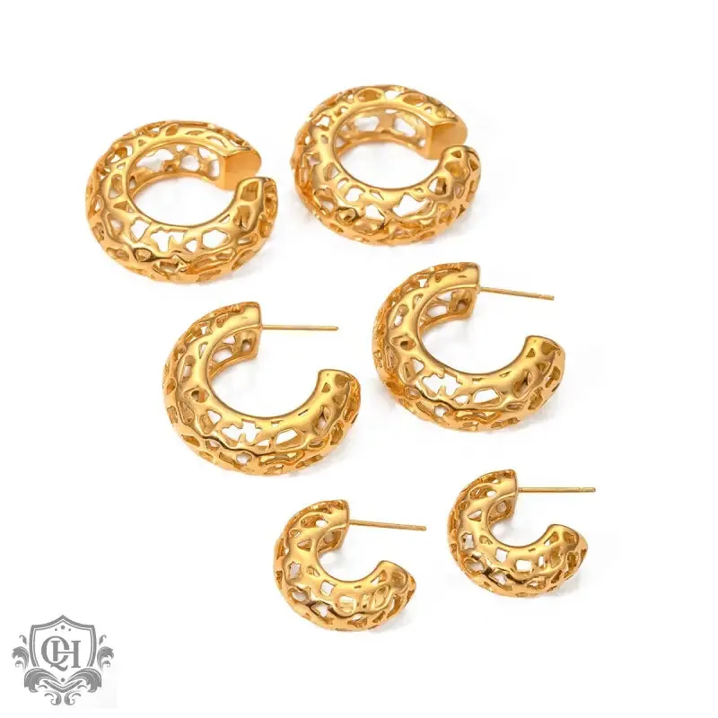 18k Gold C-Shaped Hollow Earrings