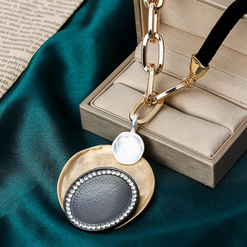 ANCIENT-ANCIENT NECKLACE