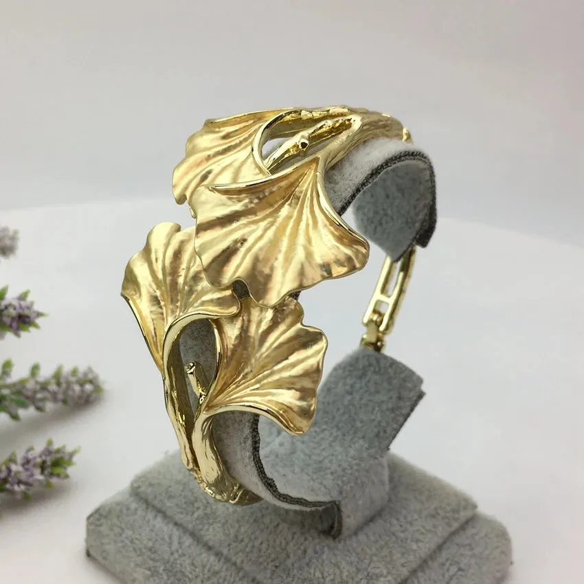 Classic Jewelry Big Bangles Bracelets for Women