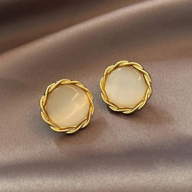 Luxurious and Exquisite Exclusive Earring Collection