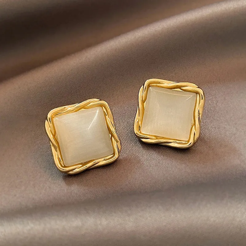 Luxurious and Exquisite Exclusive Earring Collection