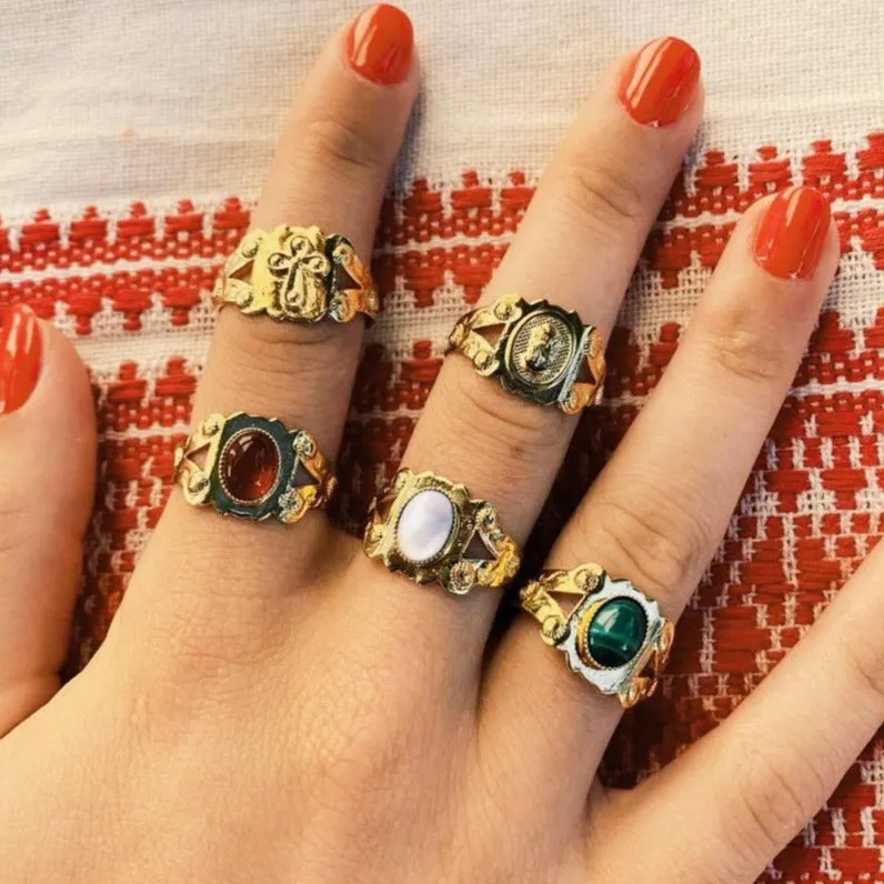 Nilai Thais Cameo Ring
