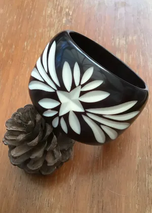 Retro Black Carved Plastic Bangle • Bakelite Style