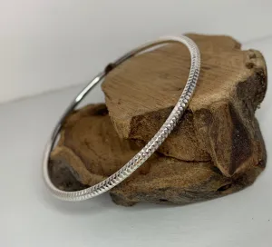 Silver Bangle - Tight Diamond